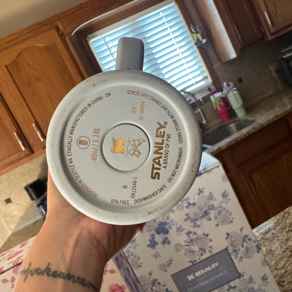 Stanley X Love Shack Fancy Quencher Tumbler Everblooming 40oz - Picture 2 of 6